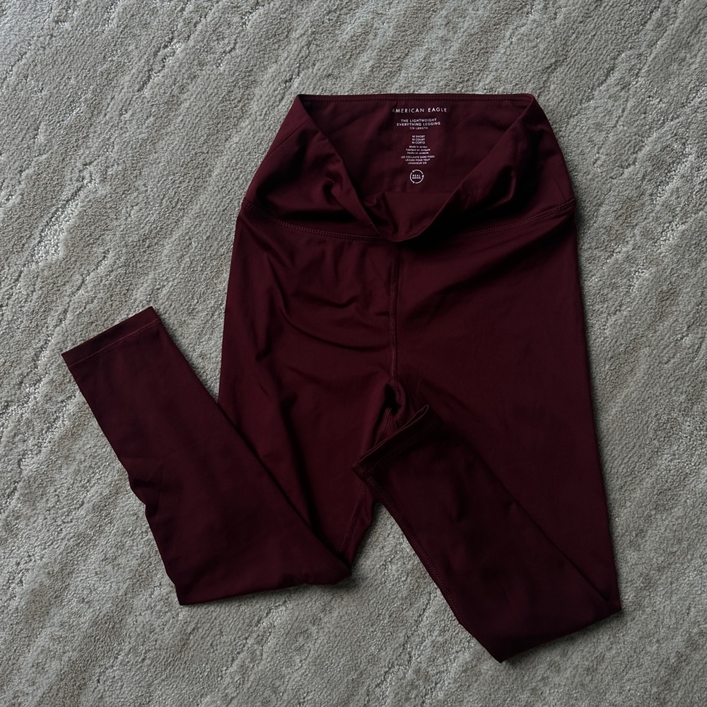 AE lightweight everything legging size M short maroon